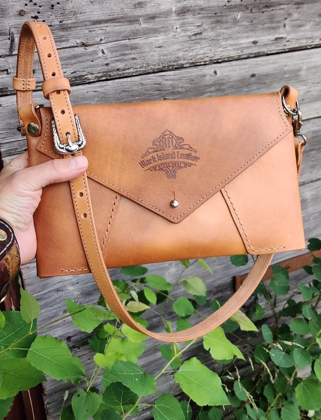 Kirje käsilaukku - Suunnitellut Black Island Leather